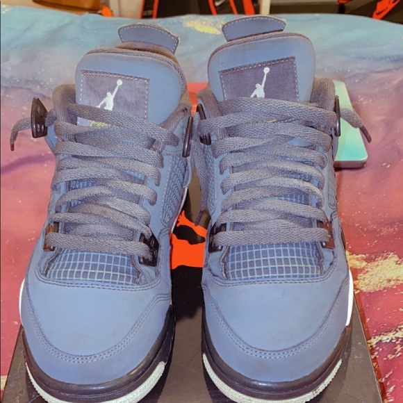 Jordan 4 Cool Grey. Size 6Y. Shoe is in great condition. 100% Authentic